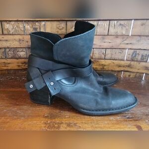 Ugg Black Leather Ankle Booties Size 9.5
